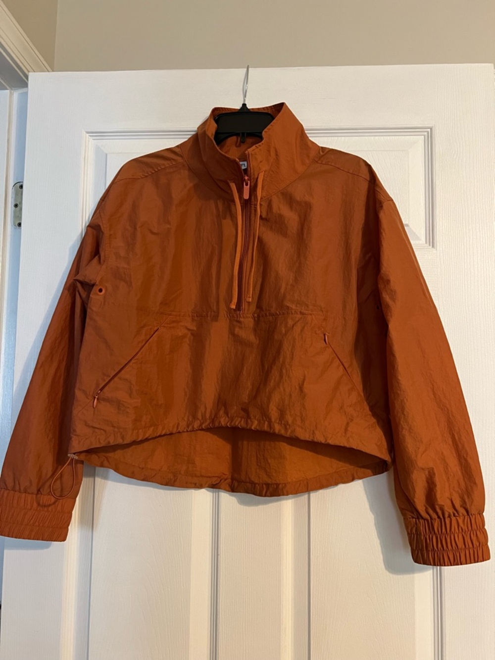Half zip windbreaker